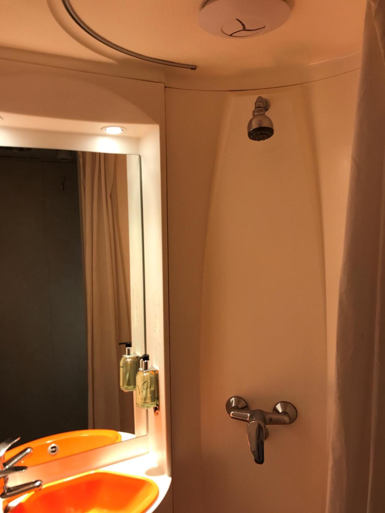 Habitación Doble Económica sin ventana
