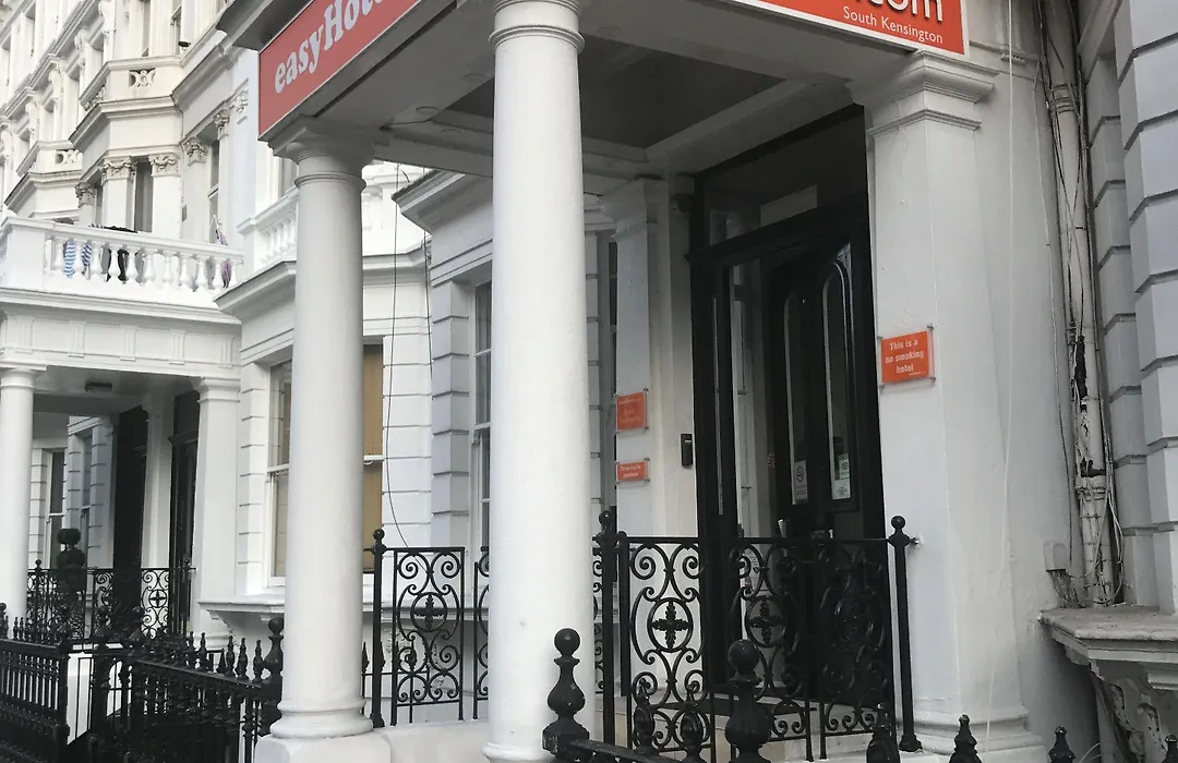 Easyhotel South Kensington-1