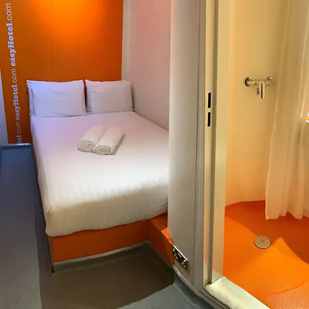 Easyhotel South Kensington-2